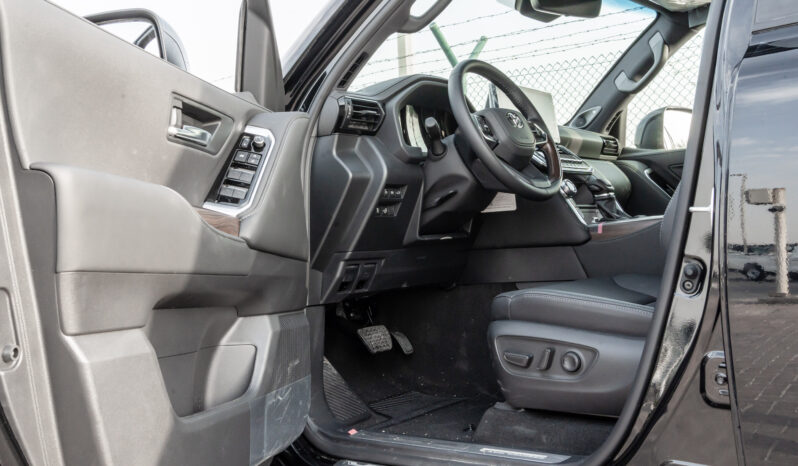 
								2026 Toyota Land Cruiser GXR 3.3L AT Diesel (Black-Black) full									