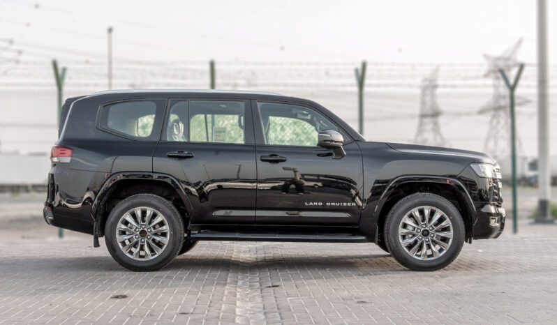 
								2026 Toyota Land Cruiser GXR 3.3L AT Diesel (Black-Black) full									