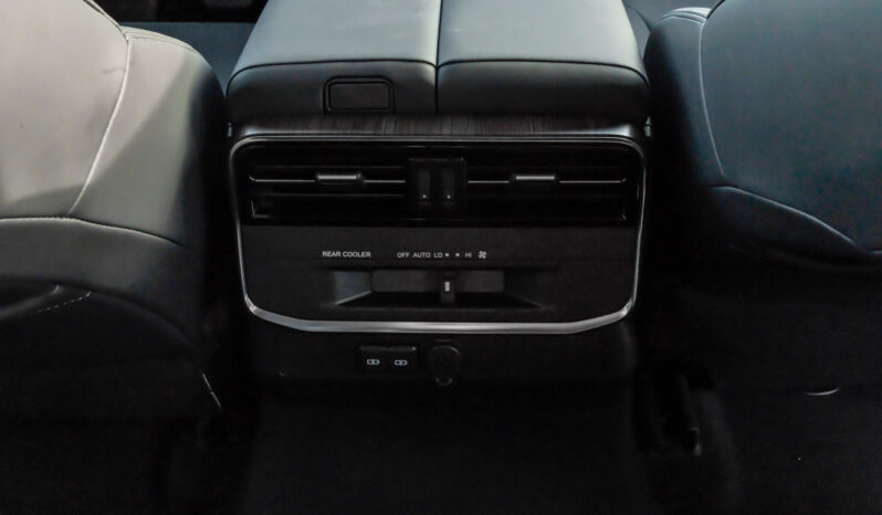 
								2026 Toyota Land Cruiser GXR 3.3L AT Diesel (Black-Black) full									
