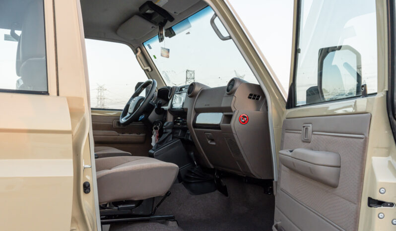 
								Toyota Land Cruiser LC76 4.0L AT Petrol (Beige-Brown) Basic full									