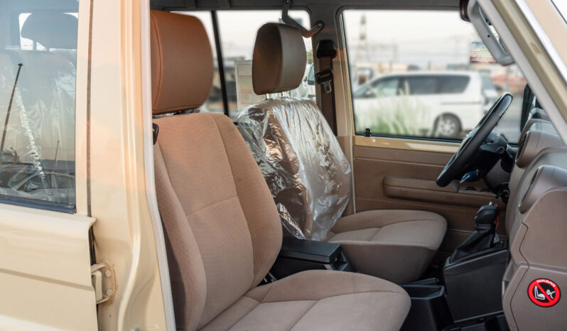 
								Toyota Land Cruiser LC76 4.0L AT Petrol (Beige-Brown) Basic full									