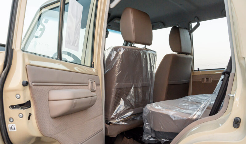 
								2026 Toyota Land Cruiser LC76 4.0L AT Petrol (Mid Option) Beige full									