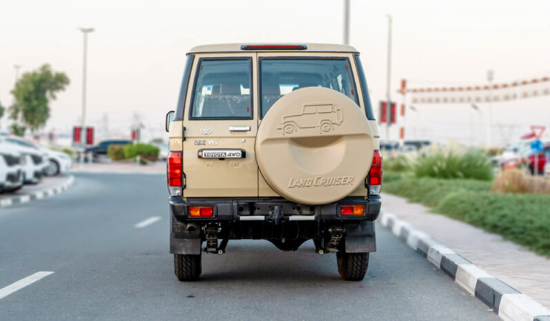 
								Toyota Land Cruiser LC76 4.0L AT Petrol (Beige-Brown) Basic full									