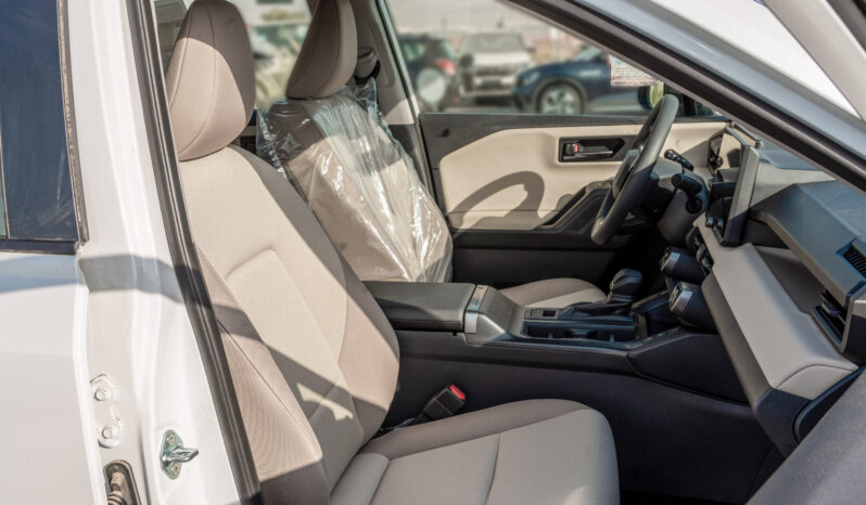 
								2026 Toyota Rav4 XLE 4×4 2.0L AT Petrol AWD (White-Beige) full									
