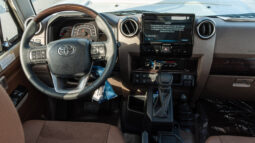 
										2026 Toyota Land Cruiser LC79 4.0L AT Petrol Full Option (Beige) full									