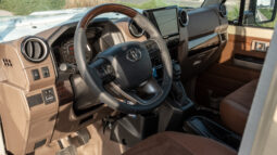 
										2026 Toyota Land Cruiser LC79 4.0L AT Petrol Full Option (Beige) full									