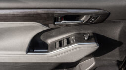 
										2026 Toyota Highlander Limited 2.5L AT Hybrid (Black-Grey) full									
