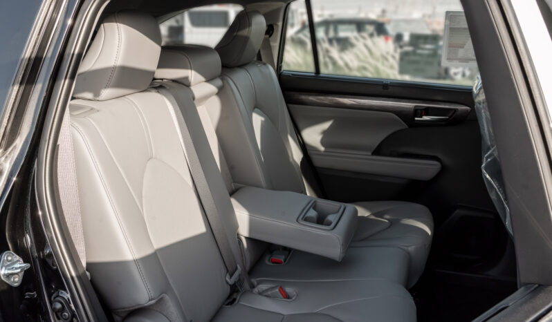 
								2026 Toyota Highlander Limited 2.5L AT Hybrid (Black-Grey) full									