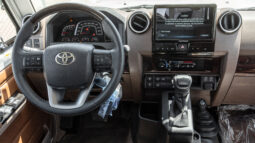 
										2026 Toyota Land Cruiser LC79 4.0L AT Petrol Full Option (White) full									