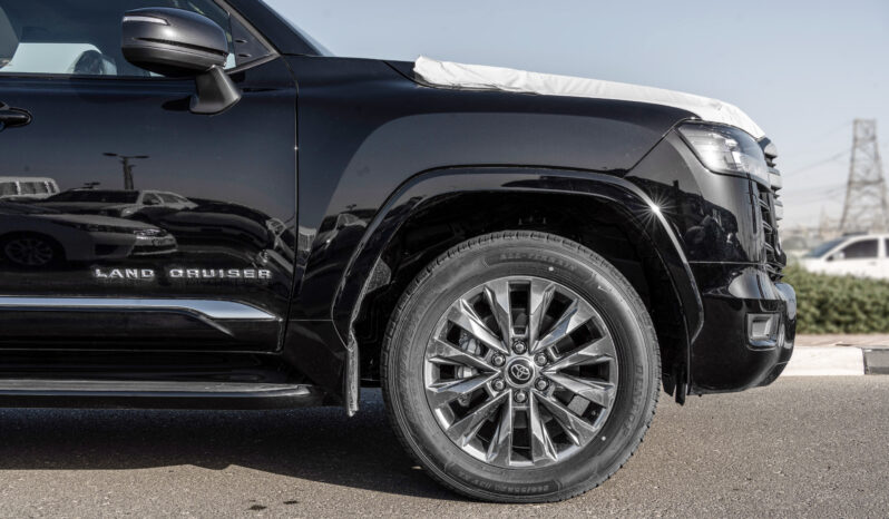
								2026 Toyota Land Cruiser GXR 3.5L AT Petrol (Black-Black) full									