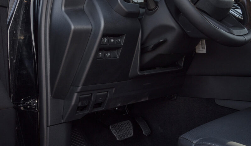 
								2026 Toyota Land Cruiser GXR 3.5L AT Petrol (Black-Black) full									
