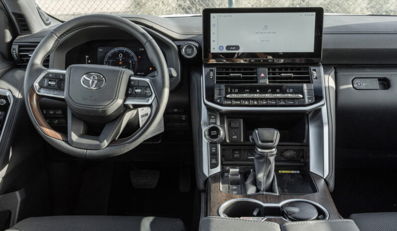 
								2026 Toyota Land Cruiser GXR 3.5L AT Petrol (Black-Black) full									