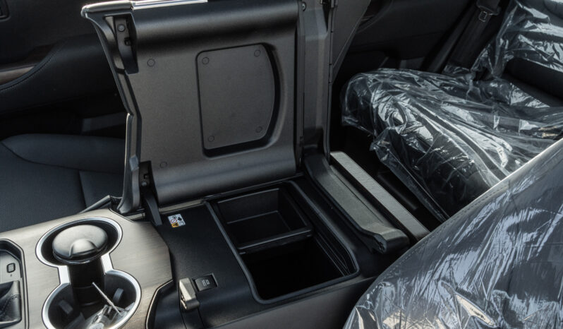 
								2026 Toyota Land Cruiser GXR 3.5L AT Petrol (Black-Black) full									