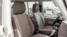 
										Toyota Land Cruiser LC76 4.0L MT Petrol (White-Brown) Basic full									