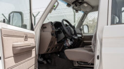 
										Toyota Land Cruiser LC76 4.0L MT Petrol (White-Brown) Basic full									