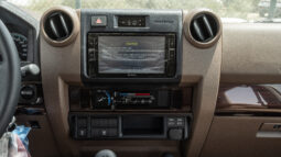 
										Toyota Land Cruiser LC76 4.0L MT Petrol (White-Brown) Basic full									