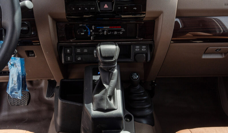 
								2026 Toyota Land Cruiser LC79 4.0L AT Petrol Full Option (Grey) full									