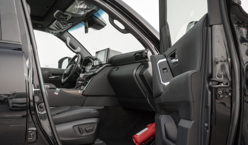 
								2026 Toyota Land Cruiser GXR 4.0L AT Petrol With Radar (Black) full									
