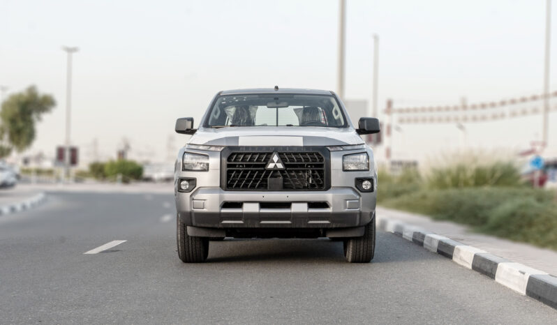 
								2026 Mitsubishi L200 GLX 2.4L MT Petrol (Silver-Black) full									