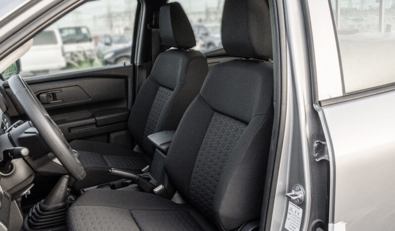 
								2026 Mitsubishi L200 GLX 2.4L MT Petrol (Silver-Black) full									