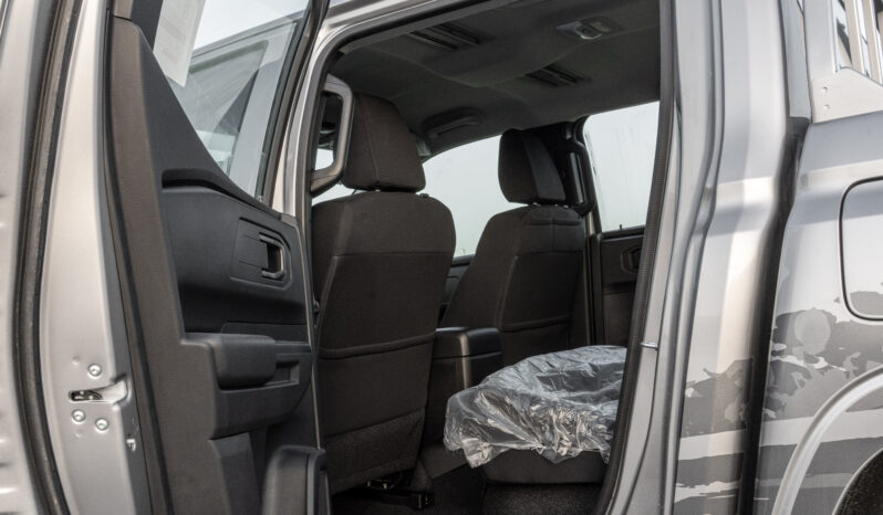 
								2026 Mitsubishi L200 GLX 2.4L MT Petrol (Silver-Black) full									