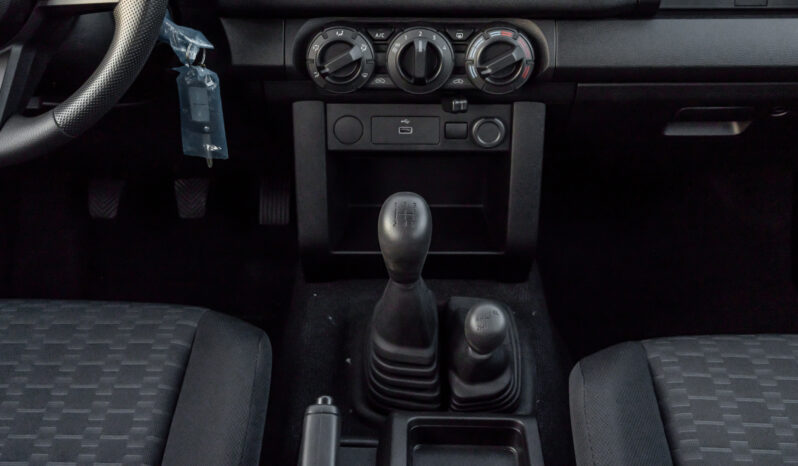 
								2026 Mitsubishi L200 GLX 2.4L MT Petrol (Silver-Black) full									