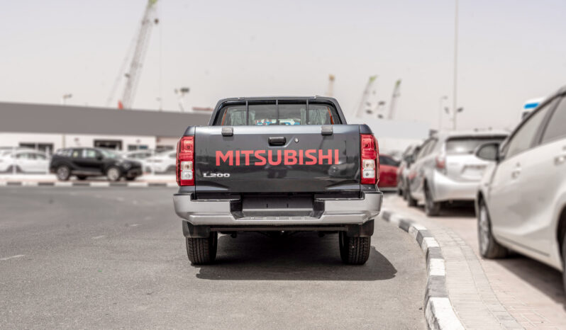 
								2026 Mitsubishi L200 GLX 2.4L MT Petrol (Gray-Black) full									