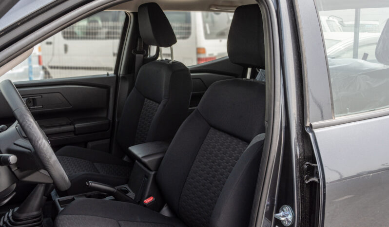 
								2026 Mitsubishi L200 GLX 2.4L MT Petrol (Gray-Black) full									