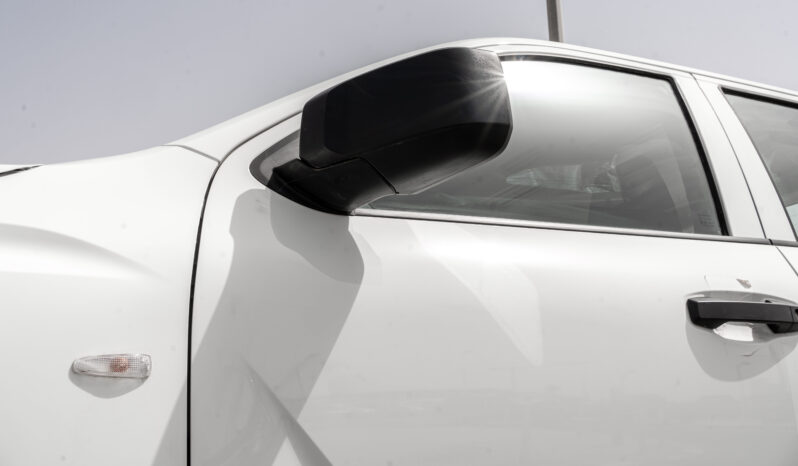 
								2026 Mitsubishi L200 GLX 2.4L MT Petrol (White-Black) full									