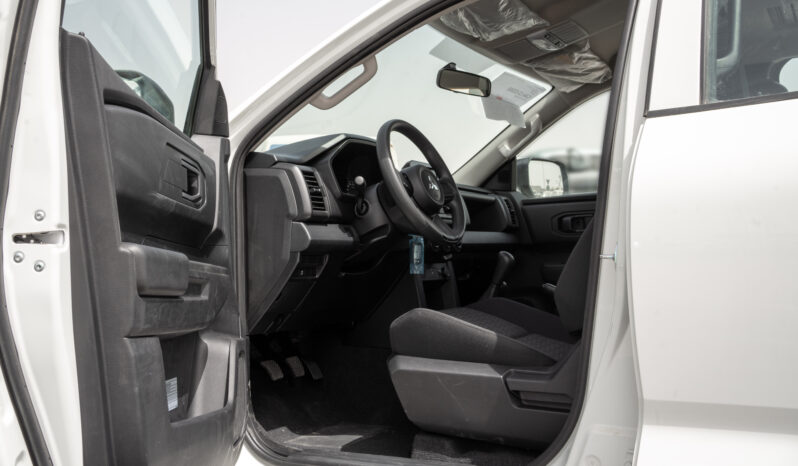
								2026 Mitsubishi L200 GLX 2.4L MT Petrol (White-Black) full									