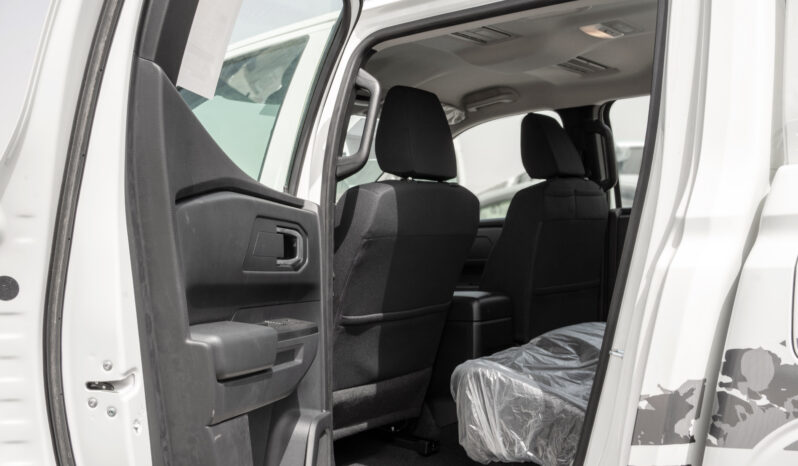 
								2026 Mitsubishi L200 GLX 2.4L MT Petrol (White-Black) full									