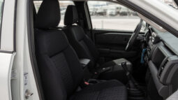 
										2026 Mitsubishi L200 GLX 2.4L MT Petrol (White-Black) full									