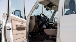 
										2026 Toyota Land Cruiser LC76 4.0L AT Petrol (Mid Option) White full									