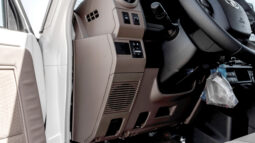 
										2026 Toyota Land Cruiser LC76 4.0L AT Petrol (Mid Option) White full									