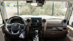 
										2026 Toyota Land Cruiser LC76 4.0L AT Petrol (Mid Option) Beige full									
