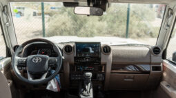 
										2026 Toyota Land Cruiser LC76 4.0L AT Petrol (Mid Option) White full									