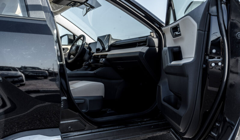 
								2026 Toyota Rav4 XLE 2.5L AT Hybrid (Black-Beige) full									