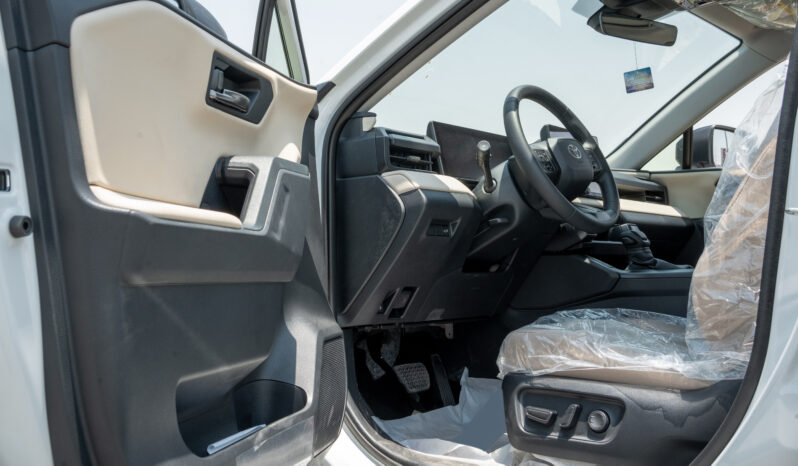 
								2026 Toyota Rav4 XLE 2.5L AT Hybrid (White-Beige) full									