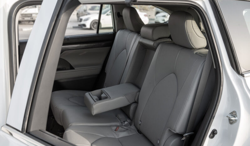 
								2026 Toyota Highlander Limited 2.5L AT Hybrid (White-Grey) full									