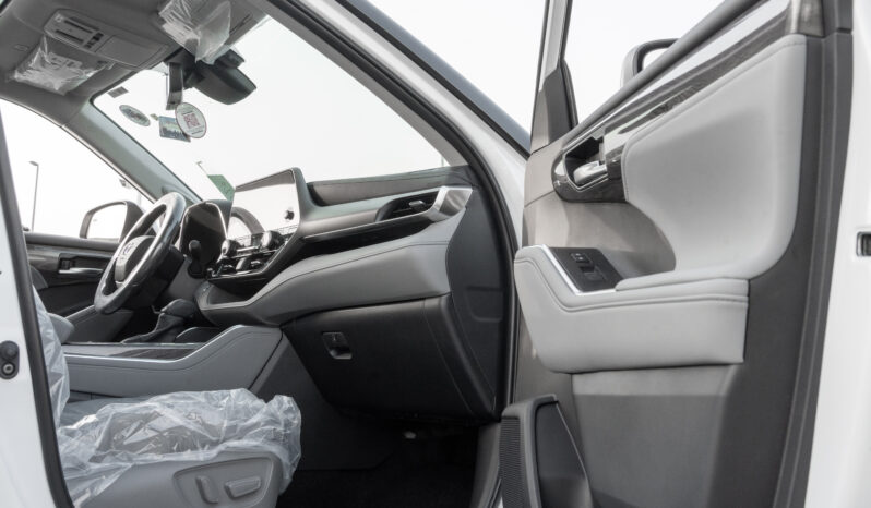 
								2026 Toyota Highlander Limited 2.5L AT Hybrid (White-Grey) full									