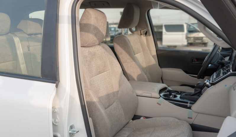 
								2026 Toyota Land Cruiser GXR 3.3L AT Diesel (White-Beige) Basic full									