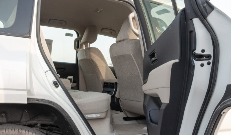 
								2026 Toyota Land Cruiser GXR 3.3L AT Diesel (White-Beige) Basic full									