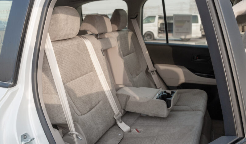 
								2026 Toyota Land Cruiser GXR 3.3L AT Diesel (White-Beige) Basic full									