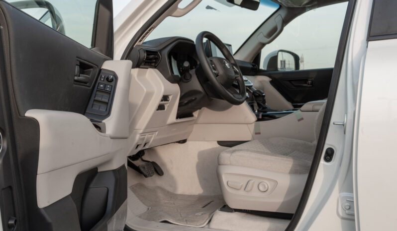 
								2026 Toyota Land Cruiser GXR 3.3L AT Diesel (White-Beige) Basic full									