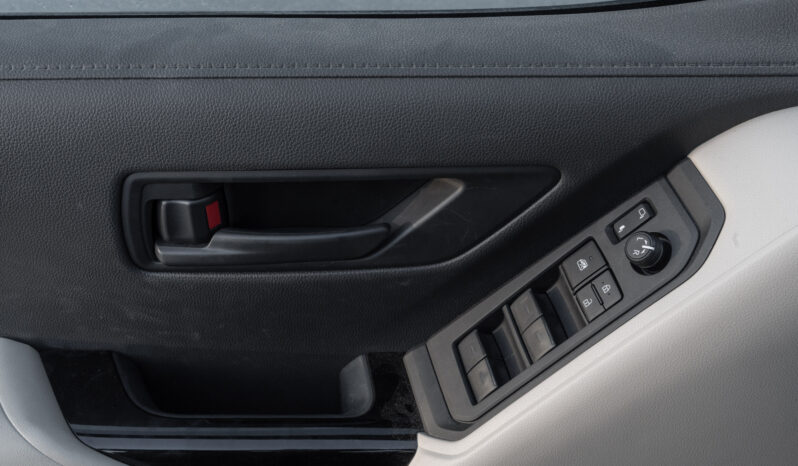 
								2026 Toyota Land Cruiser GXR 3.3L AT Diesel (White-Beige) Basic full									