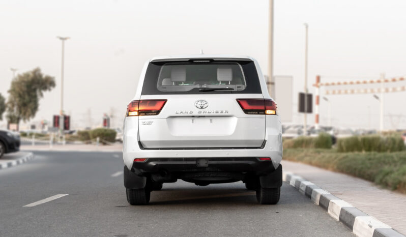 
								2026 Toyota Land Cruiser GXR 3.3L AT Diesel (White-Beige) Basic full									