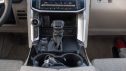 
										2026 Toyota Land Cruiser GXR 3.3L AT Diesel (White-Beige) Basic full									