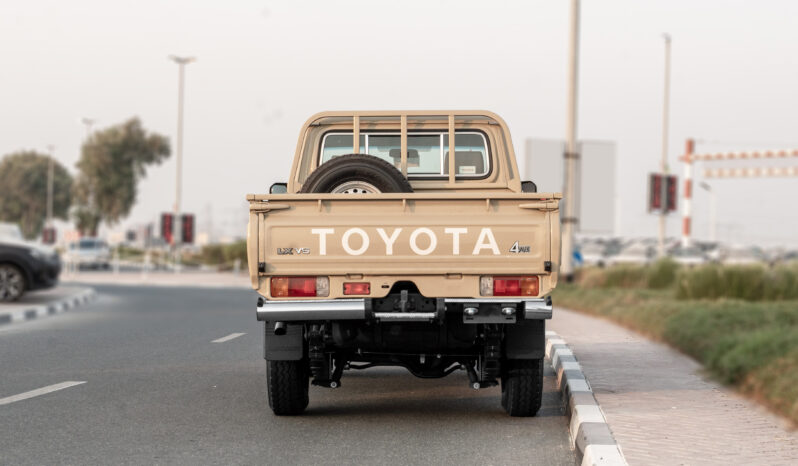 
								2025 Toyota Land Cruiser LC79 4.0L MT Petrol Basic (Omani) full									
