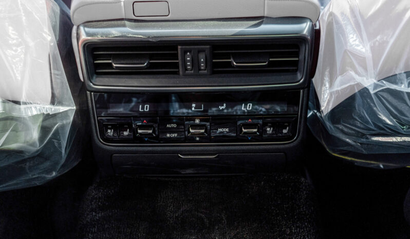 
								2026 Lexus LX700h Signature 3.5L AT Hybrid with Auto park (Gray) full									