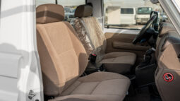 
										2025 Toyota Land Cruiser LC71 4.0L AT Petrol (White) Mid Option full									